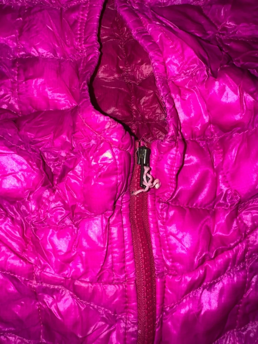 Women's Hot Pink Lightweight Hooded Puffer Jacket - Picture 4 of 9